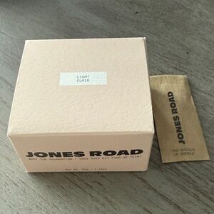 Jones Road what the foundation Light color and spatula NEW
